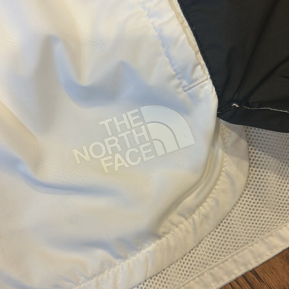 The North Face shorts - Picture 2 of 7